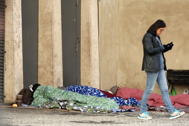 Muitos moradores de rua sofreram durante a noite | 