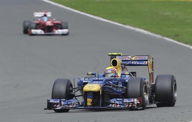Mark Webber garantiu a vitória em Silverstone após uma bela ultrapassagem sobre Alonso | 