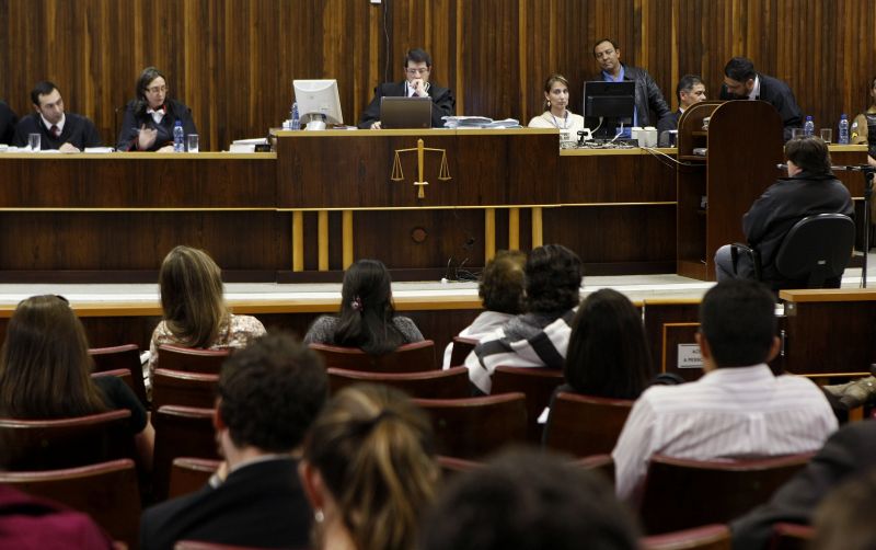 O julgamento começou na tarde de terça-feira (24) e o resultado só saiu na madrugada desta quarta-feira (25) | Hugo Harada/ Agência de Notícias Gazeta do Povo