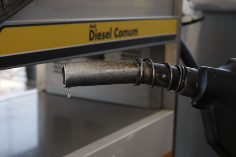 Diesel brasileiro tem preços defasados em relação ao mercado internacional | Antônio Costa/ Gazeta do Povo