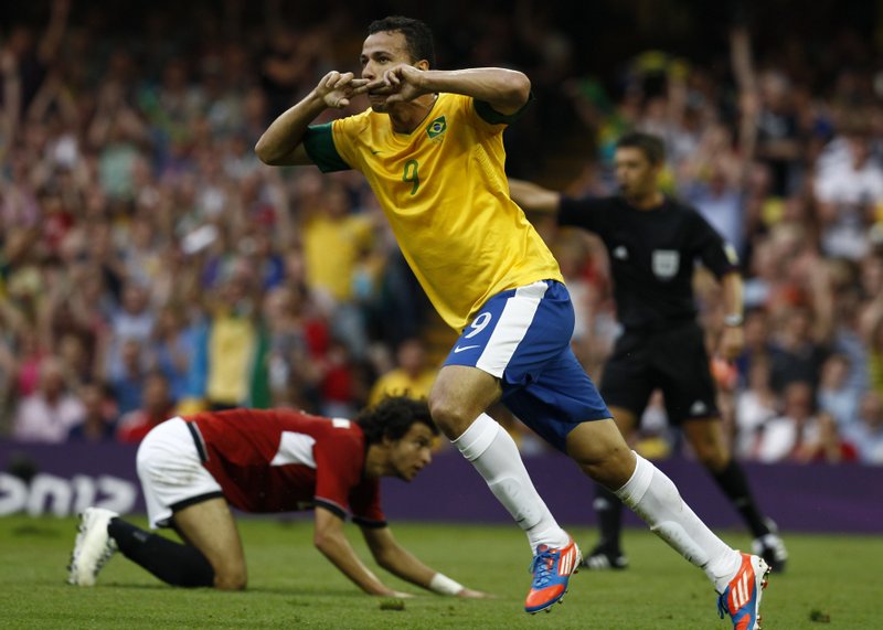 Leandro Damião marcou o segundo gol brasileiro diante do Egito | Daniel Castellano / Gazeta do Povo - enviado especial