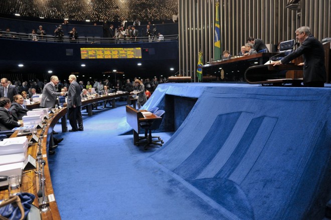 Somente um senador faltou à sessão em que ocorreu o julgamento de Demóstenes Torres |