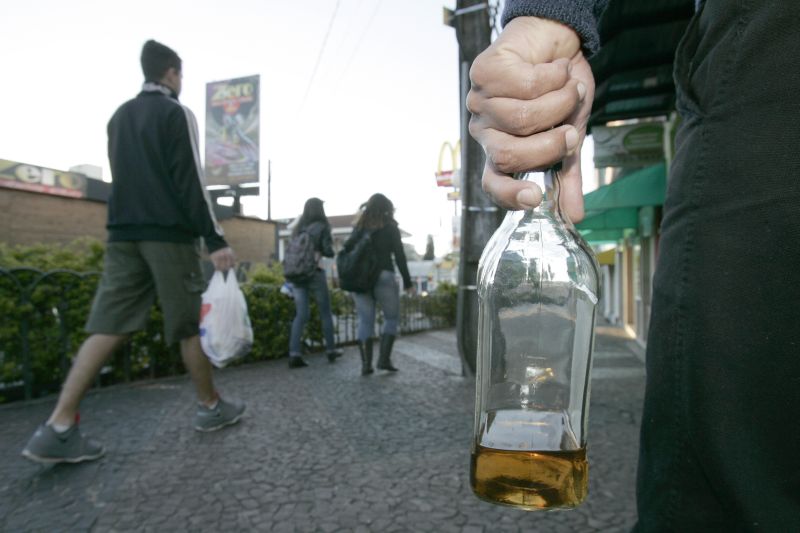 Para especialistas, bebida na rua aumenta insegurança | Josué Teixeira/ Gazeta do Povo