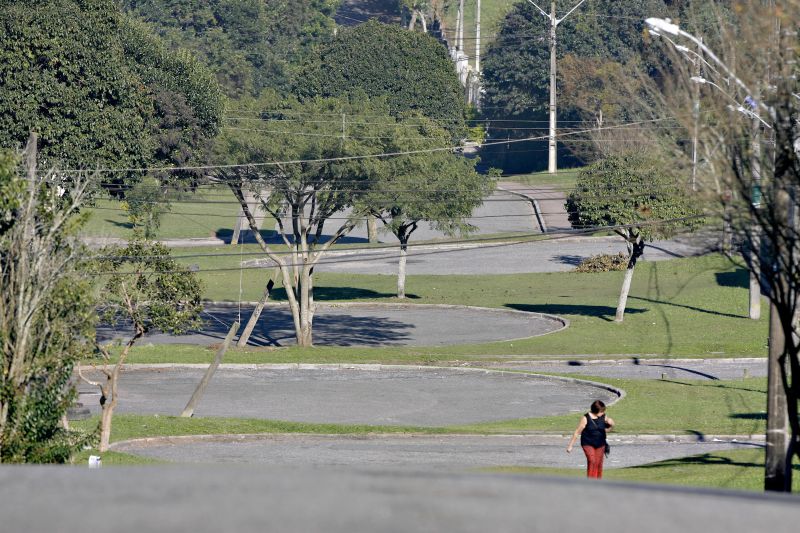 No Guabirotuba, uma nova ligação cortará seis vias que hoje terminam em canteiros | Antônio More/ Gazeta do Povo