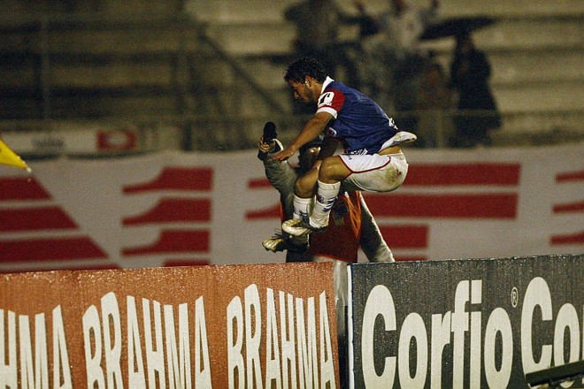 Arthur foi um dos destaques da boa vitória do Paraná sobre o Boa |