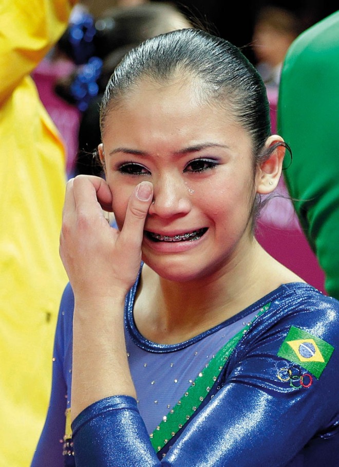Harumi Freitas chora ao cair da trave e ficar no 67º posto | 
