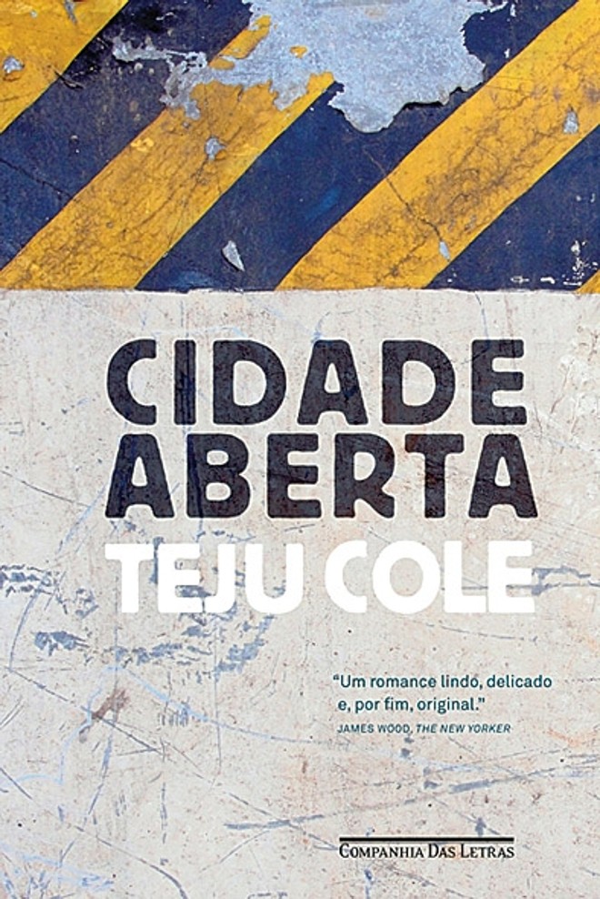 Cidade Aberta.Teju Cole. Tradução de Rubens Figueiredo. Companhia das Letras. 320 págs., R$ 49. Romance. Na Nova York pós-11 de Setembro, Julius, jovem psiquiatra de origem nigeriana, assim como Cole, faz longas caminhadas após o trabalho. Esses passeios lhe servem como momentos para refletir e evocar lembranças de seu passado. Ele relembra sua infância na Nigéria, sua condição de imigrante, e também a história da própria cidade em que vive e de seus habitantes, ainda sobre o trauma dos ataques |
