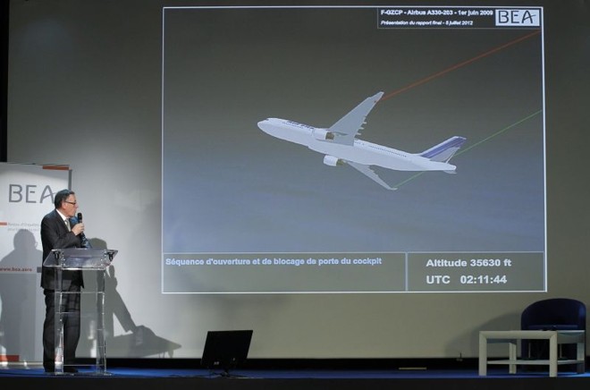 Alain Bouillard, investigador-chefe do BEA, apresenta relatório final sobre acidente do voo AF-447 |