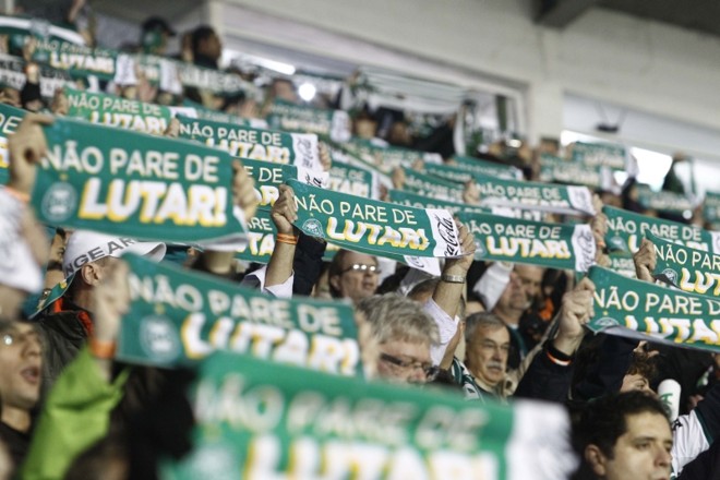 Torcedores intimaram o time, mas jogo de Barueri foi decisivo para o fracasso coxa-branca no placar agregado |