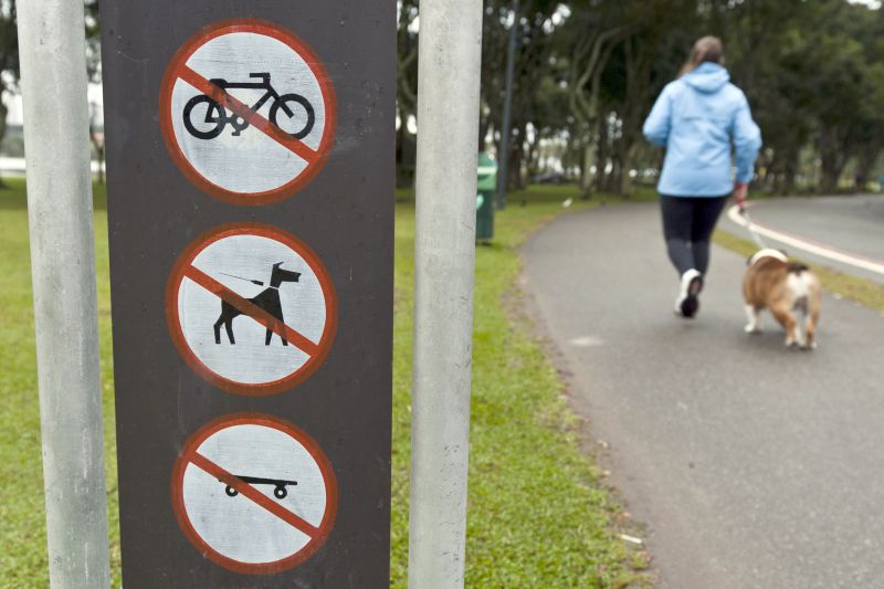 Placas do Barigui e de outros parques servem apenas como recomendação, afirma prefeitura. Usuário deve ter bom senso | Marcelo Andrade/ Gazeta do Povo