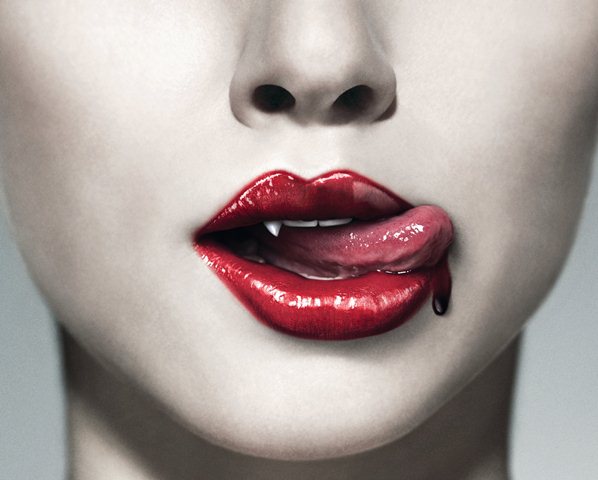 True Blood fala sobre a co-existência de vampiros e humanos em "Bon Temps", uma pequena cidade fictícia localizada em Louisiana | Divulgação