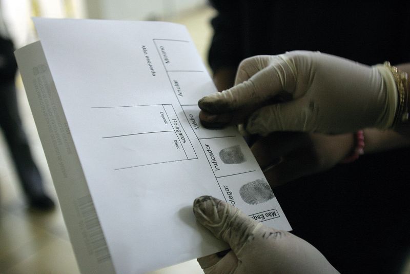 Ontem, Instituto de Identificação ainda cobrava a taxa de R$ 13,58 | Jonathan Campos/ Gazeta do Povo