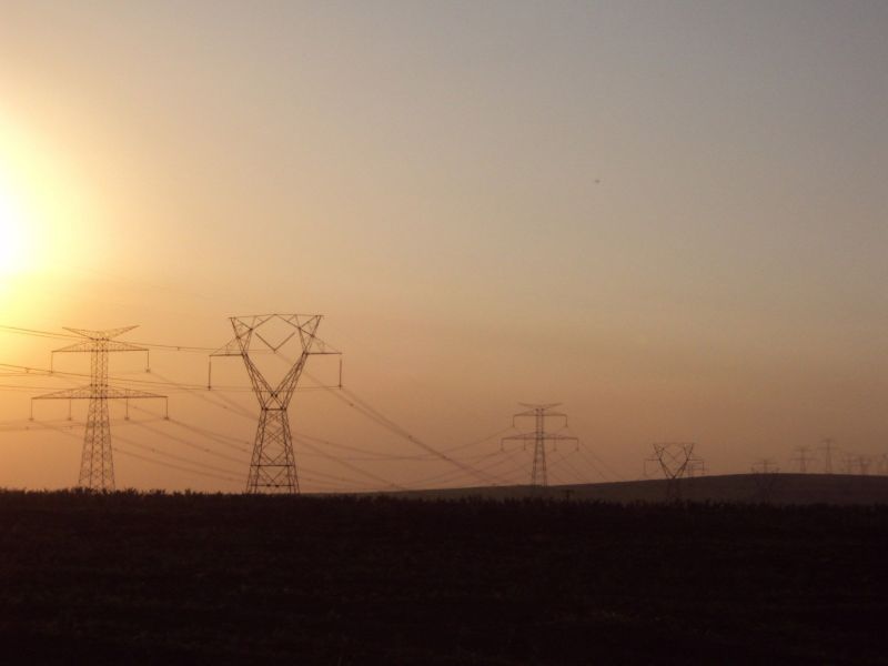 Torres de transmissão da Copel: a estatal, que atende 393 dos 399 municípios do estado, sofrerá uma redução de 0,65% em sua tarifa média. Retorno das operações da empresa ficará menor | Divulgação