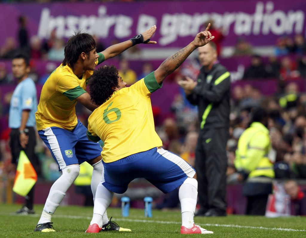 Neymar homenageia Usain Bolt na comemoração do seu gol na vitória contra a Bielorrússia | Andrea Comas/ Reuters