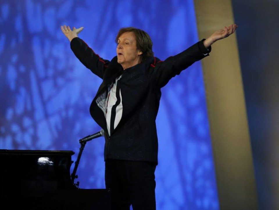 Paul McCartney encerrou a cerimônia ao som de Hey Jude, sucesso dos Beatles | Mike Blake/Reuters