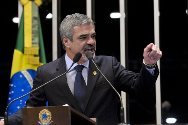 Humberto Costa (PT-CE) foi citado por Demóstenes durante a defesa feita pelo agora ex-senador |