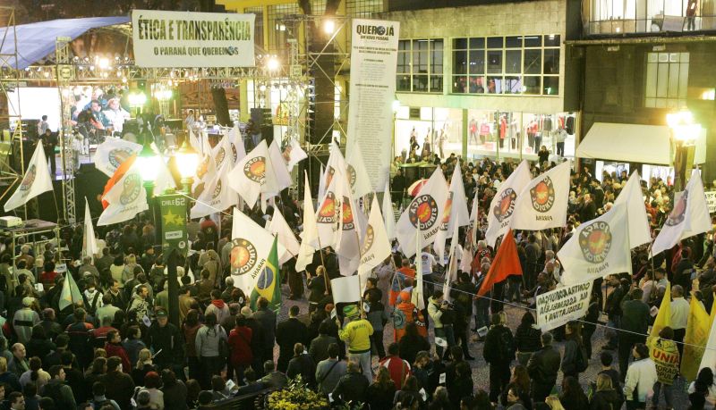 Ato O Paraná que Queremos, em junho de 2010, na Boca Maldita, em Curitiba: lei foi a principal conquista do movimento, que pediu a moralização da política no estado | Antônio More/ Gazeta do Povo