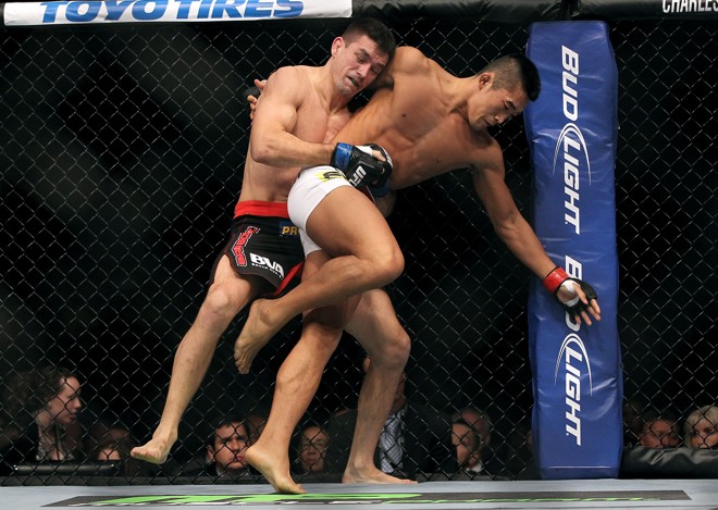Demian Maia estreou entre os meio-médios com vitória |