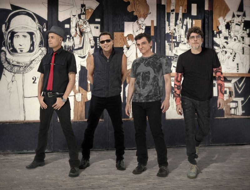 Show do disco Cabeça Dinossauro chega a Curitiba no dia 21 | Divulgação