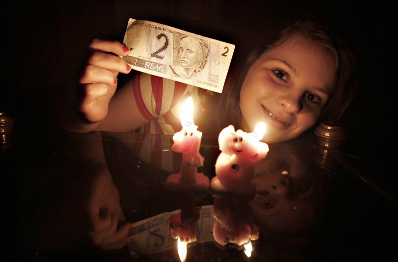 Joice Fontes nasceu dois dias após o lançamento do real. E reclama que, embora seja bem mais fraca hoje em dia, a inflação ainda é bem perceptível | Daniel Castellano/Gazeta do Povo