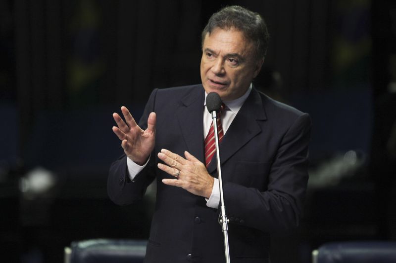 Alvaro Dias ficou isolado na tese do pedido de impeachment de Lula durante as denúncias do mensalão, em 2005 | Felipe Barra/Ag. Senado