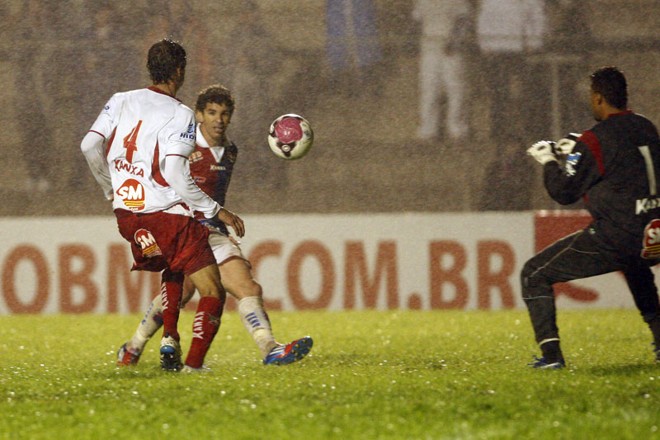 Welington deu assistência para um dos gols da partida |