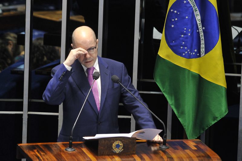 Demóstenes Torres(sem partido-GO), em discurso na tribuna do Senado para um plenário vazio | Valter Campanato/ABr