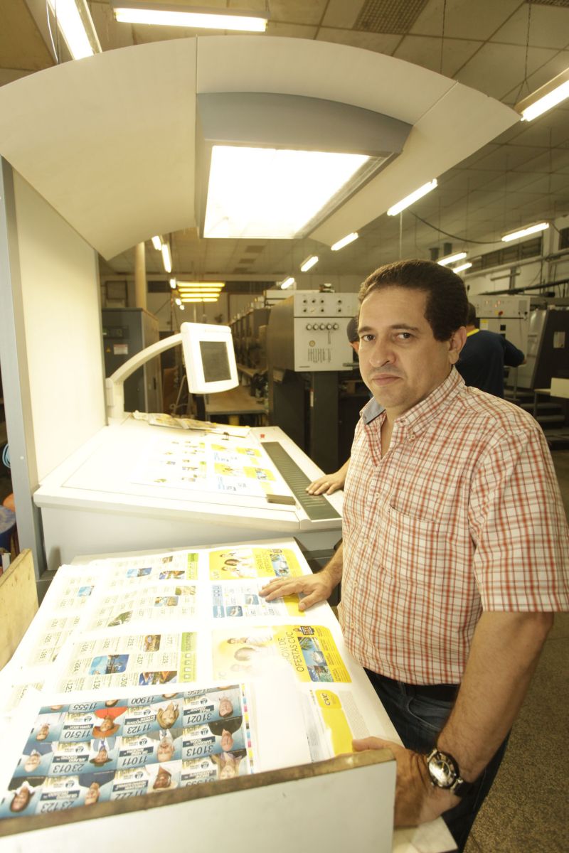 Partidos pequenos apostam em panfletos, afirma Luiz Tel | Walter Fernandes