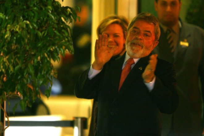 2º lugar com 18% dos votos: O principal cabo eleitoral de Gleisi Hoffmann era o então presidente Lula, que também veio à capital paranaense fazer campanha | 