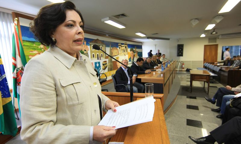 Maria Goretti Lopes (PSDB) tomou posse neste sábado (7) da vaga aberta na Câmara Municipal de Curitiba com a saída de João Cláudio Derosso | Ivonaldo Alexandre/Gazeta do Povo