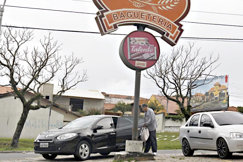 Arquivamento beneficiou o delegado Paulo Ernesto, flagrado em um padaria com um carro oficial | Albari Rosa/ Gazeta do Povo
