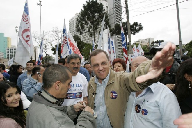 3º lugar: Carlos Moreira Júnior (PMDB) priorizava a campanha na região central de Curitiba, onde fica a sede da UFPR, da qual ele foi reitor | 