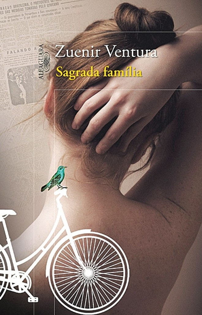 Sagrada Família.Zuenir Ventura. Objetiva. 232 págs., R$ 36,90. Romance. Em seu novo livro, o escritor e jornalista mistura memória e ficção para construir uma narrativa lírica e cativante sobre a perda da inocência e os amores que resistem ao tempo. Com uma pegada nostálgica, mas sem perder o humor, o narrador faz uma viagem ao passado, à ficcional cidade de Florida, para recontar o que viveu em meio a uma numerosa família fluminense |