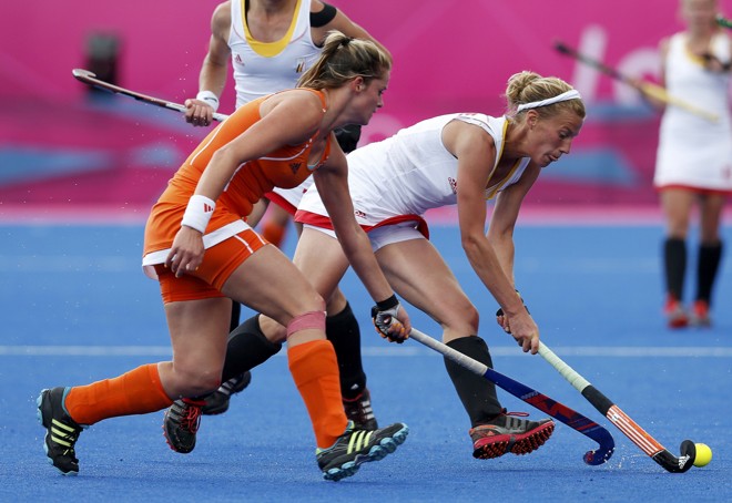 Holanda e Bélgica fizeram o clássico europeu deste domingo no hóquei sobre a grama |