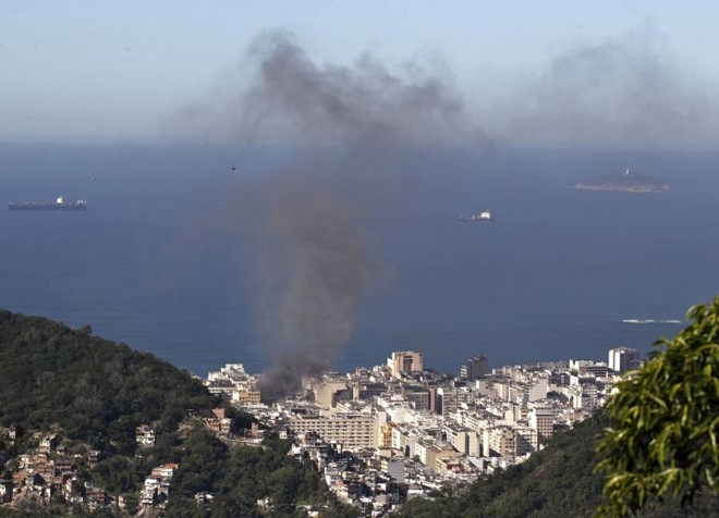 Fumaça do incêndio em Copacabana podia ser vista de longe | 