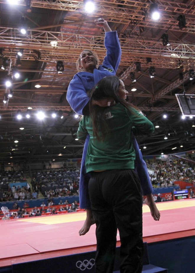 A luta do ouro, contra a romena Alina Dumitru | 