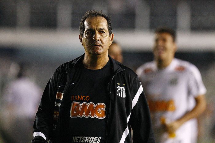 O técnico Muricy Ramalho na vitória do Santos sobre a Ponte Preta na Vila Belmiro | Ricardo Saibun / Santosfc.com.br