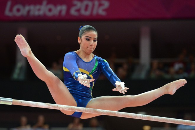 Bruna Leal nas barras assimétricas | 