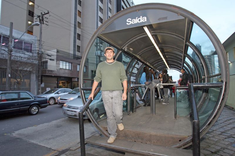 Após quatro assaltos, o motorista Paulo Sene está afastado: síndrome do pânico | Antônio More/ Gazeta do Povo