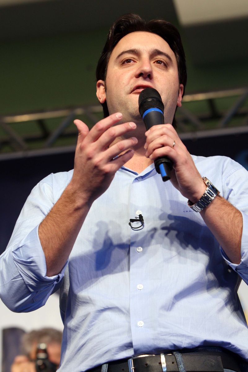 Ratinho Júnior: pedido de impugnação de candidatura devido ao nome do programa do pai, exibido no SBT | Antônio More/ Gazeta do Povo