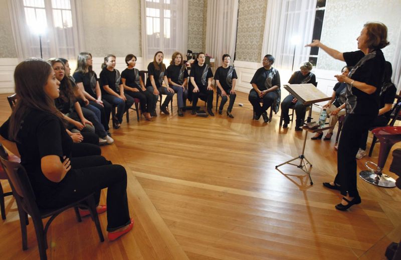 O coral feminino ensaiou durante meses para as apresentações internacionais | Hugo Harada/Gazeta do Povo