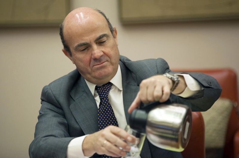 Juros refletem a irracionalidade do mercado, alega o ministro espanhol Luis de Guindos | Susana Vera/Reuters