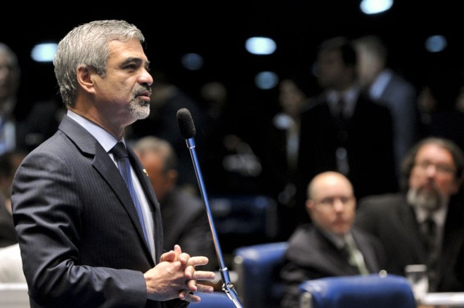 O senador Humberto Costa (PT-PE) foi um dos que apelaram aos colegas para condenar Demóstenes à perda do mandato |