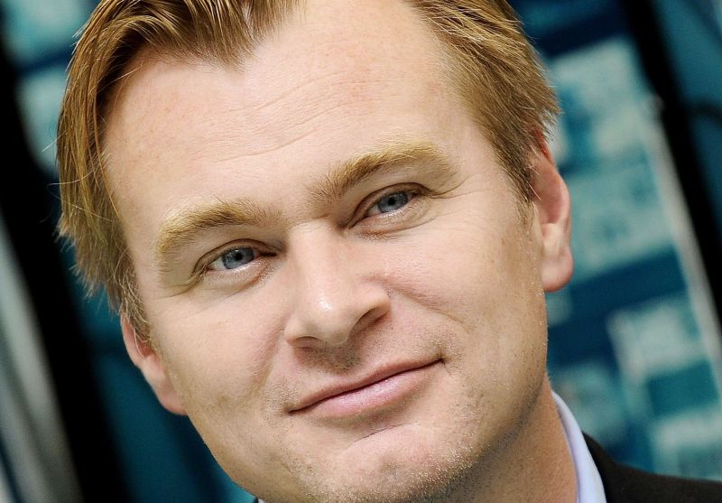 "Em nome do elenco e da equipe, gostaria de expressar nosso profundo pesar por esta tragédia absurda que atingiu Aurora", disse Nolan | AFP PHOTO/FILES/ALBERTO PIZZOLI