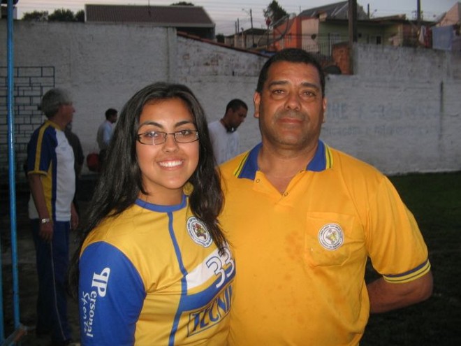 Cezar Cordeiro, vice-presidente do Uberlândia, e a filha e torcedora Cristiane Cordeiro, de 17 anos | 