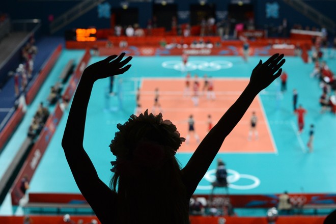 Torcedora turca acompanha partida do seu país contra a China, no vôlei feminino |