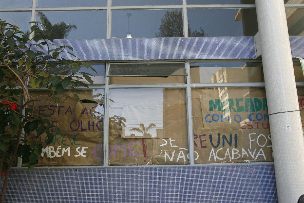 Entre os pedidos dos estudantes estão a ampliação da assistência estudantil e melhorias na infraestrutura da UFPR | Antonio More / Gazeta do Povo