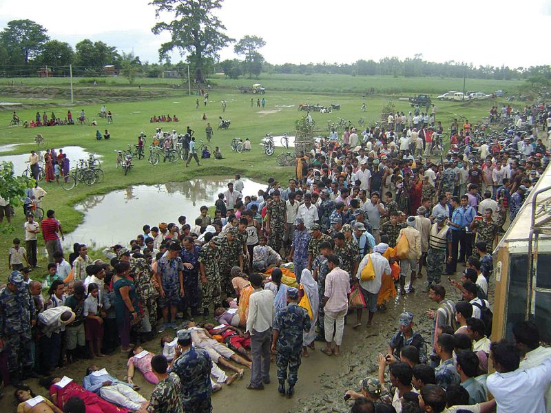 Pelo menos 39 peregrinos hindus morreram no Nepal | Bechu Gaud/Reuters