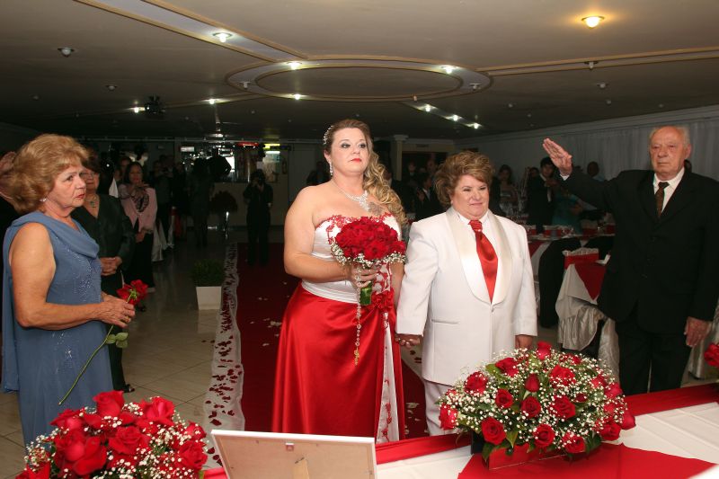 Cerimônia de casamento foi realizada na sexta-feira (24) na capital paranaense. | Walter Alves/ Gazeta do Povo
