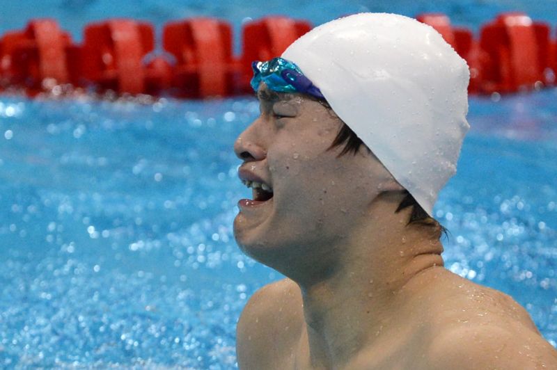 Sun Yang se emocionou após ganhar o ouro nos 1.500 metros | AFP